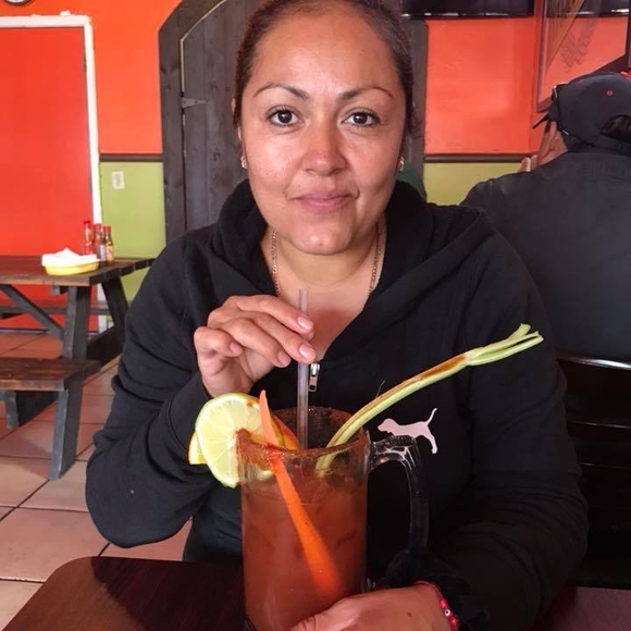 Meet your Posher, Lupe - Picture 1 of 1